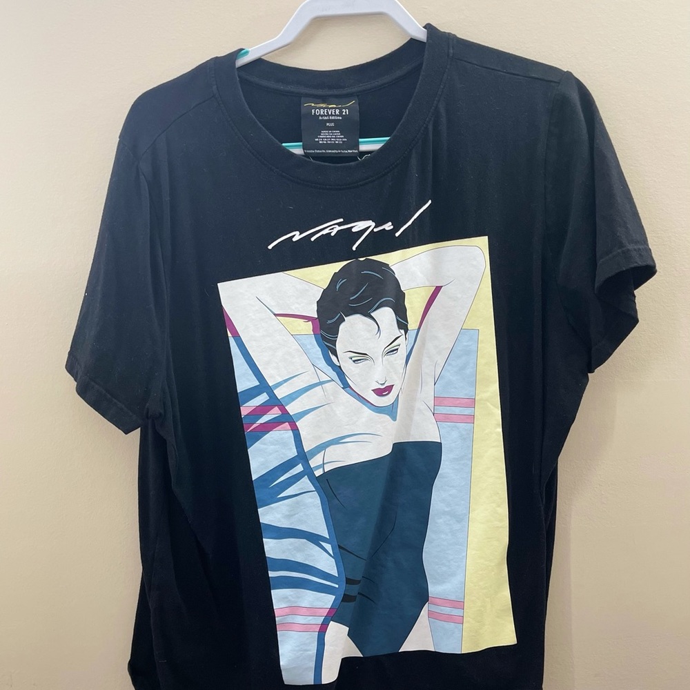 Graphic tee